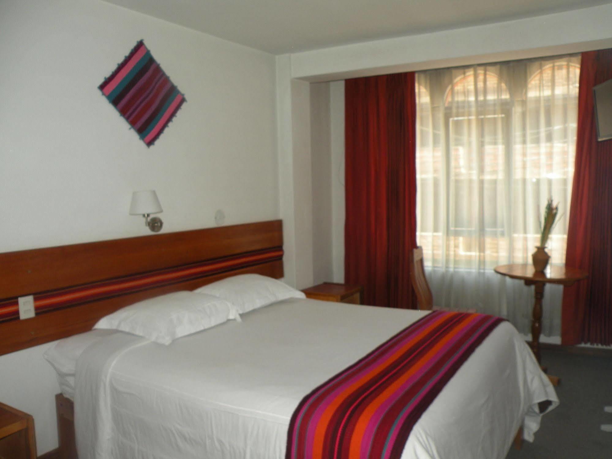 Cantuta Inn Puno Exteriör bild