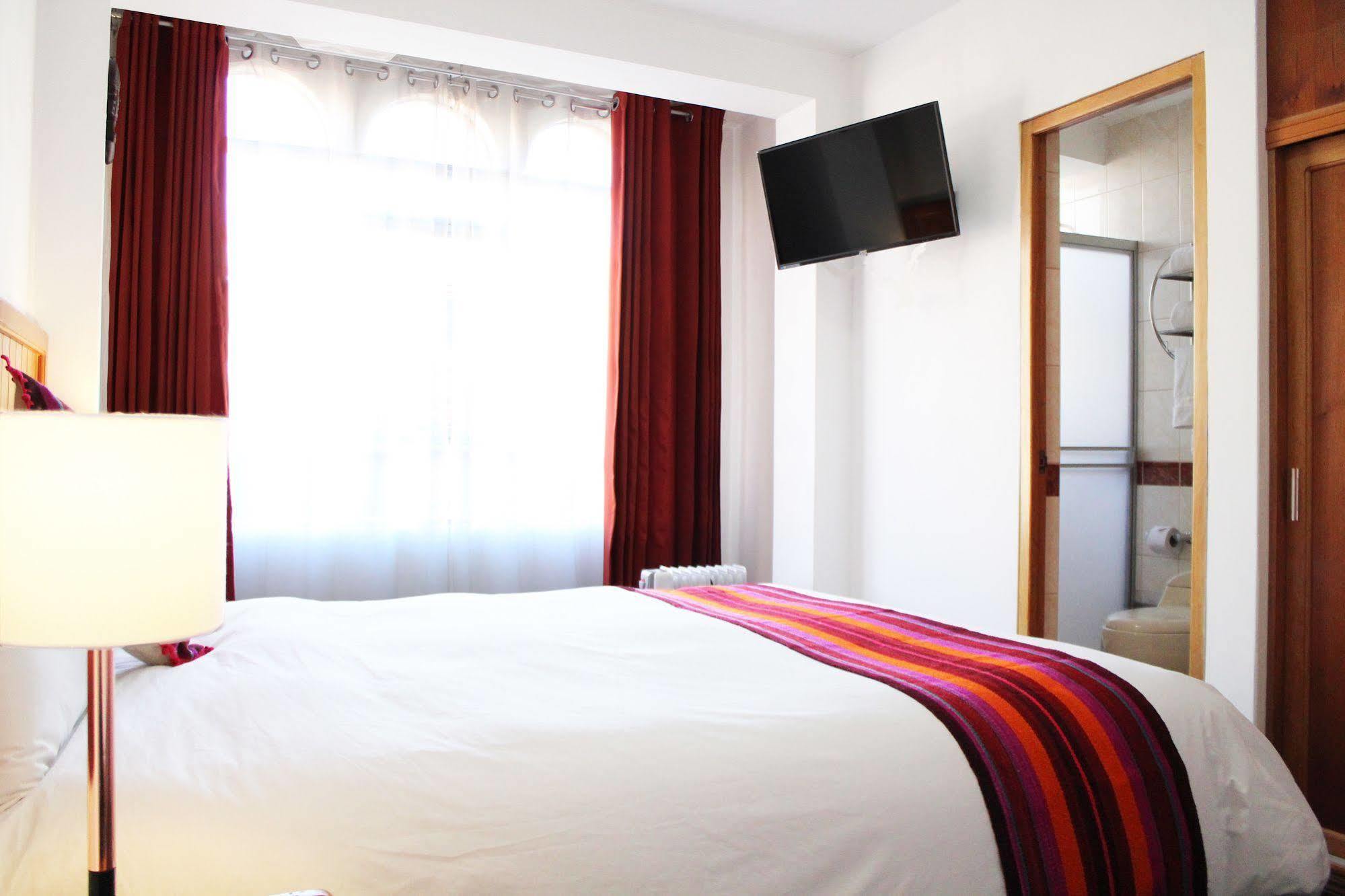 Cantuta Inn Puno Exteriör bild